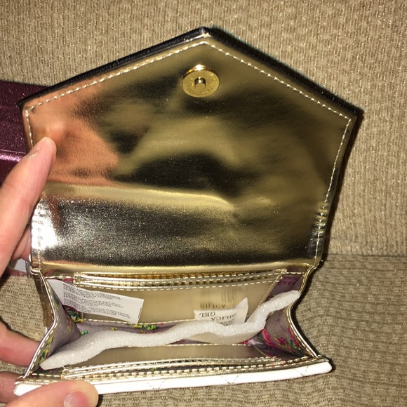 ♣️NWT Betsey Johnson Faux Leather Wallet - Picture 3 of 8
